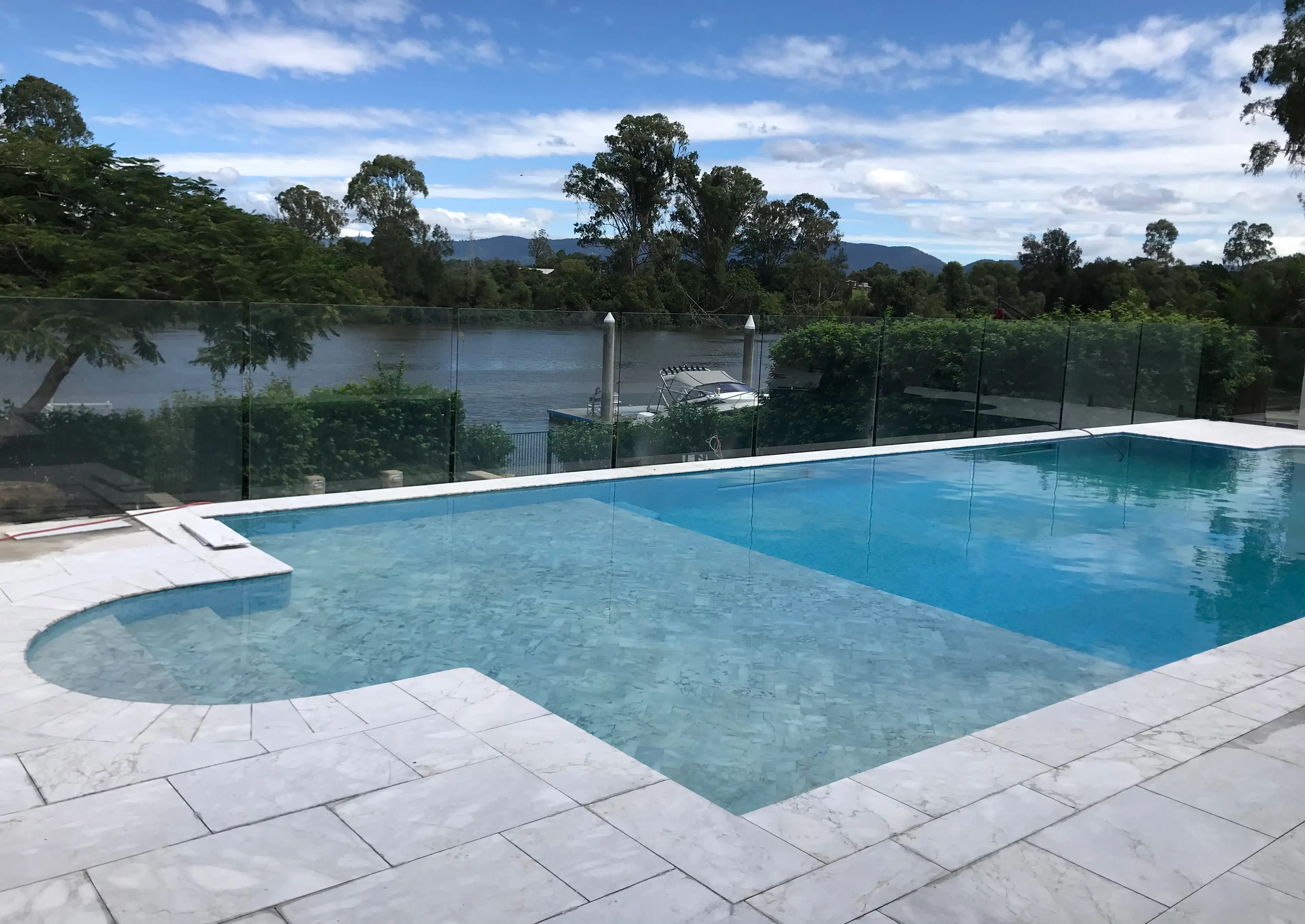 Gold Coast Pool Tiler and Professional Tiling by Golden Tile for a Gold Coast client